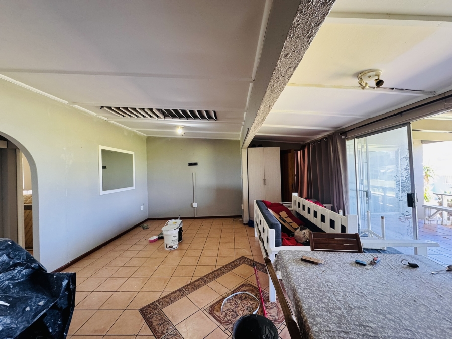 To Let 4 Bedroom Property for Rent in Harbour Island Western Cape